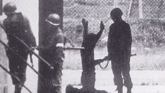 Denuncian que 10 exagentes de la dictadura condenados por DDHH están prófugos