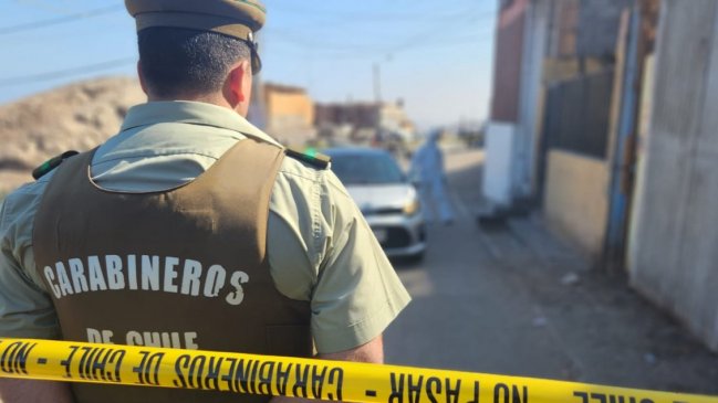 Cadáver baleado fue hallado dentro de un vehículo en Antofagasta