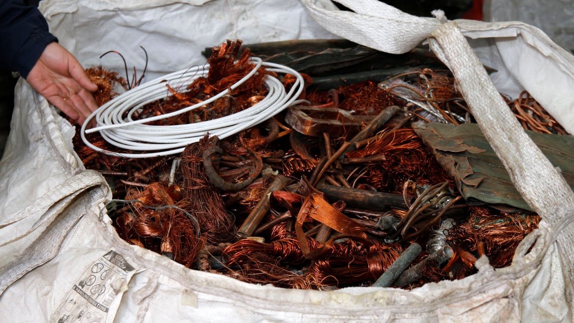 Robo de cables sigue en alza: taller clandestino en Tarapacá escondía 2,3 toneladas