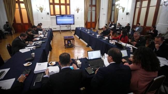 Consejo Constitucional sigue la negociación en busca de acuerdos