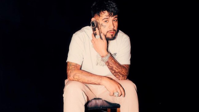 Cantante Julianno Sosa sale de prisión preventiva y anuncia nuevo show