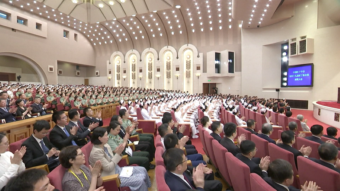 Entregan Medalla Florence Nightingale a siete enfermeras chinas