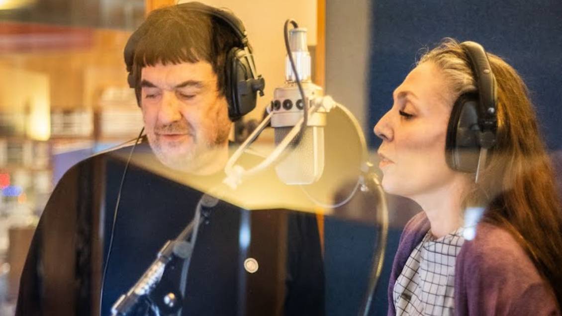 Pettinellis lanza canción junto a Juanita Parra