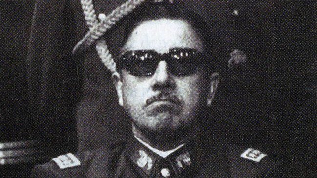   España retirará a Pinochet la Gran Cruz al Mérito Militar concedida en 1975 