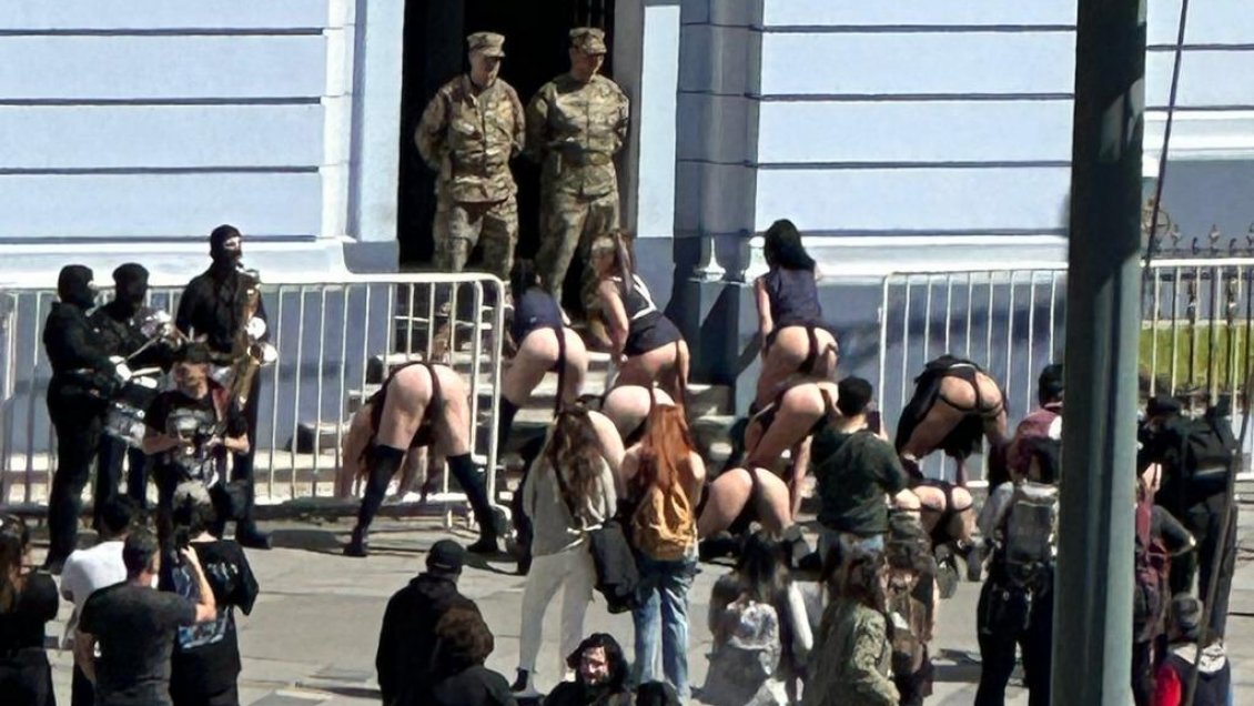 Por denostar símbolos patrios y la función militar: Armada denuncia ante Fiscalía acto de 