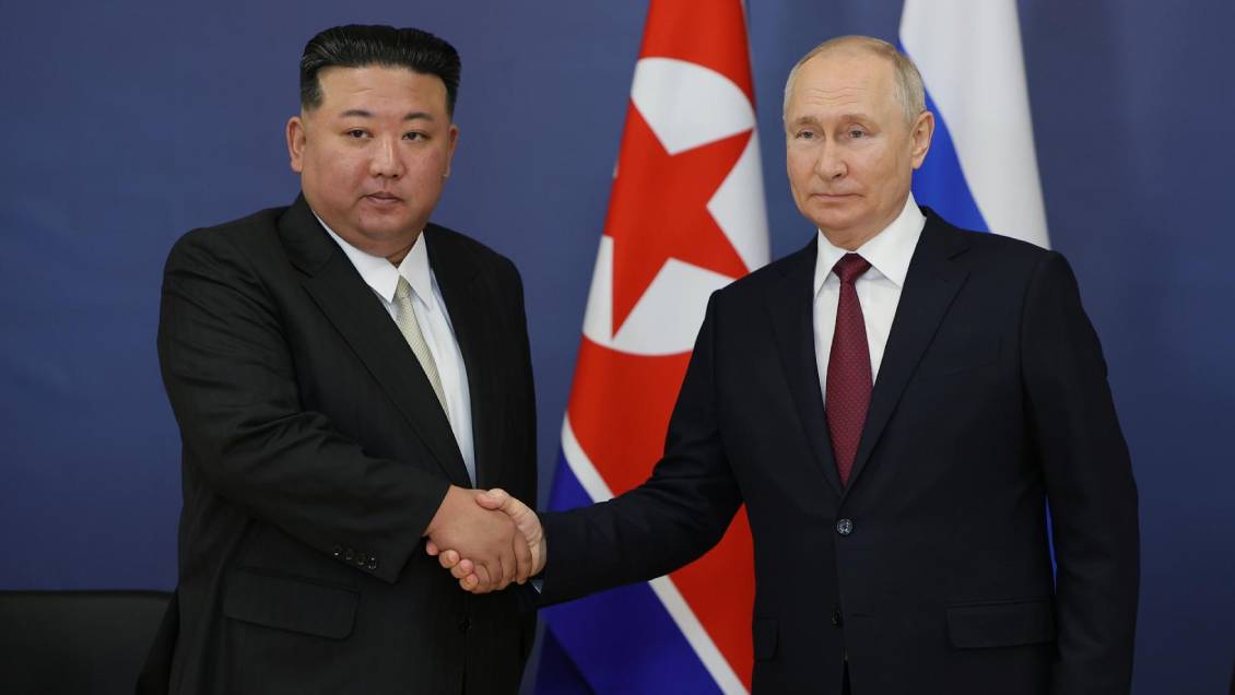 Kim, en cumbre con Putin, dijo estar convencido de la victoria de Rusia en Ucrania