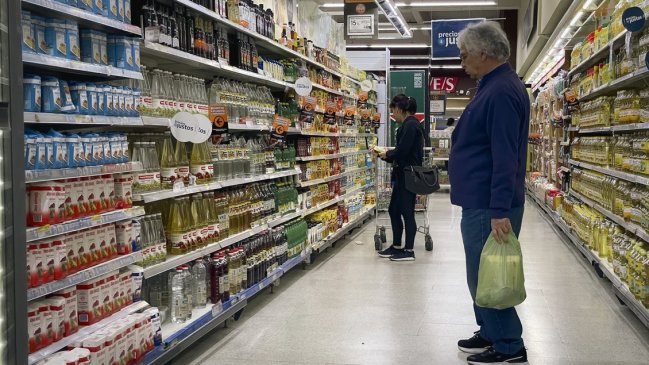 Inflación anual de Argentina llega al 124,4%, su mayor nivel desde 1991