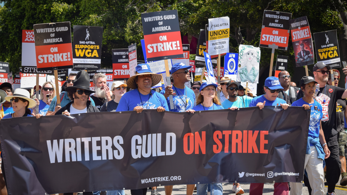 Guionistas y productores se reúnen para poner fin a la huelga en Hollywood