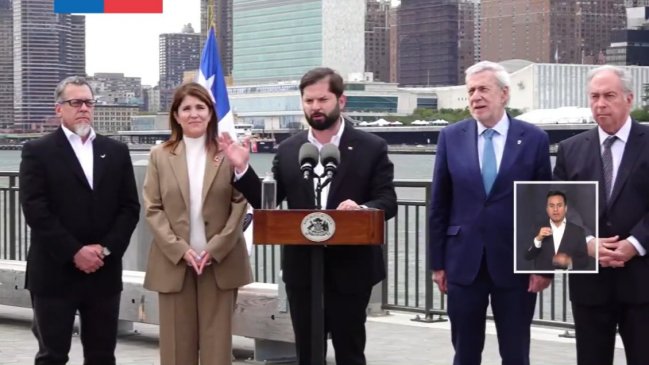 Boric responde a Piñera y reafirma necesidad de una nueva Constitución