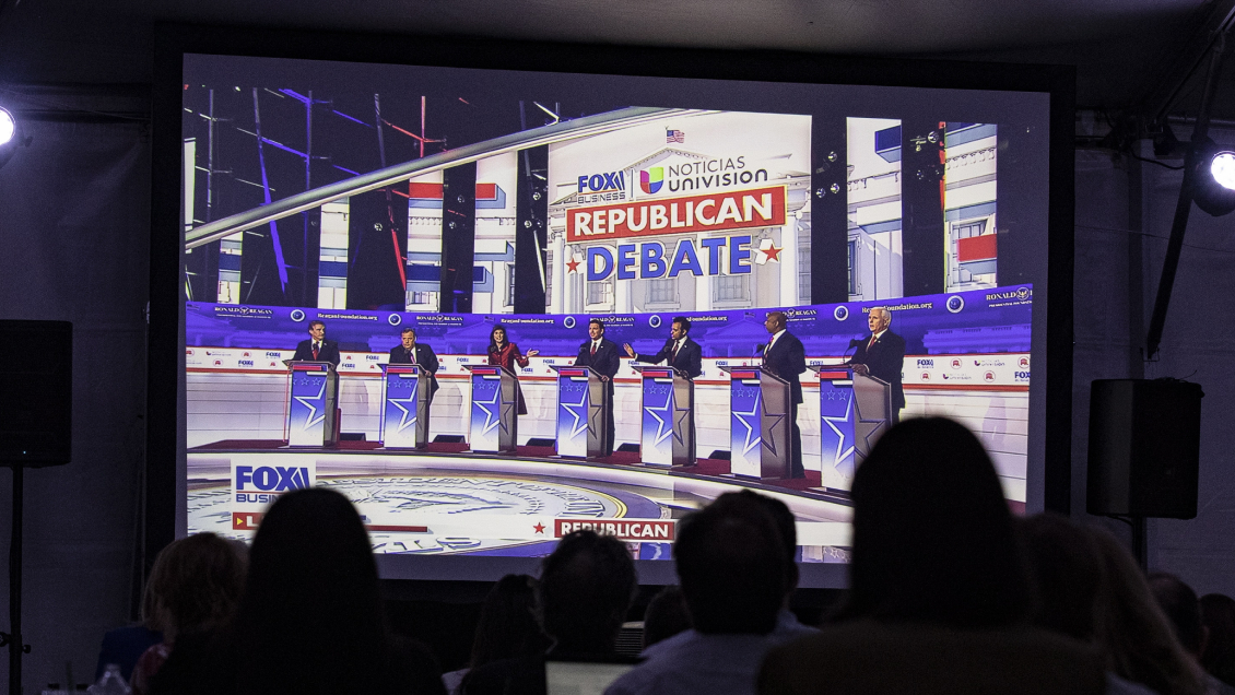 Segundo debate republicano aúna críticas a Biden y reprocha a Trump su ausencia