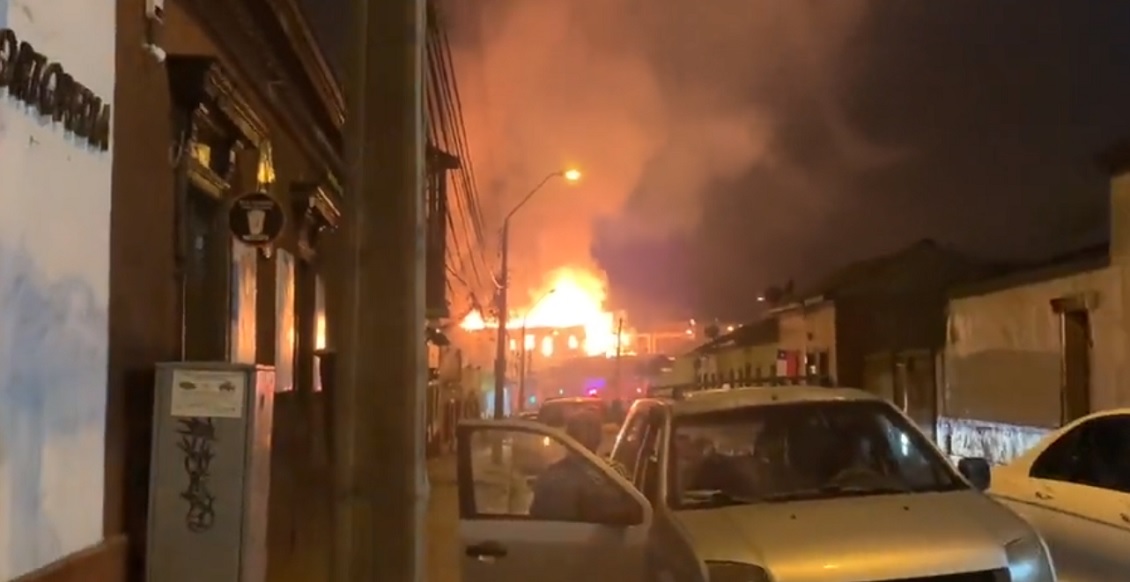 Cuatro inmuebles resultaron dañados en incendio en centro de La Serena