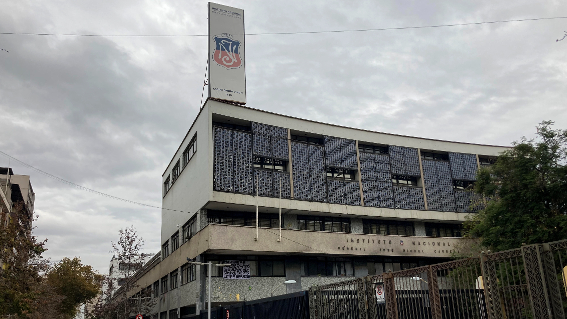 Allanaron el Instituto Nacional tras una amenaza de ataque contra la rectoría