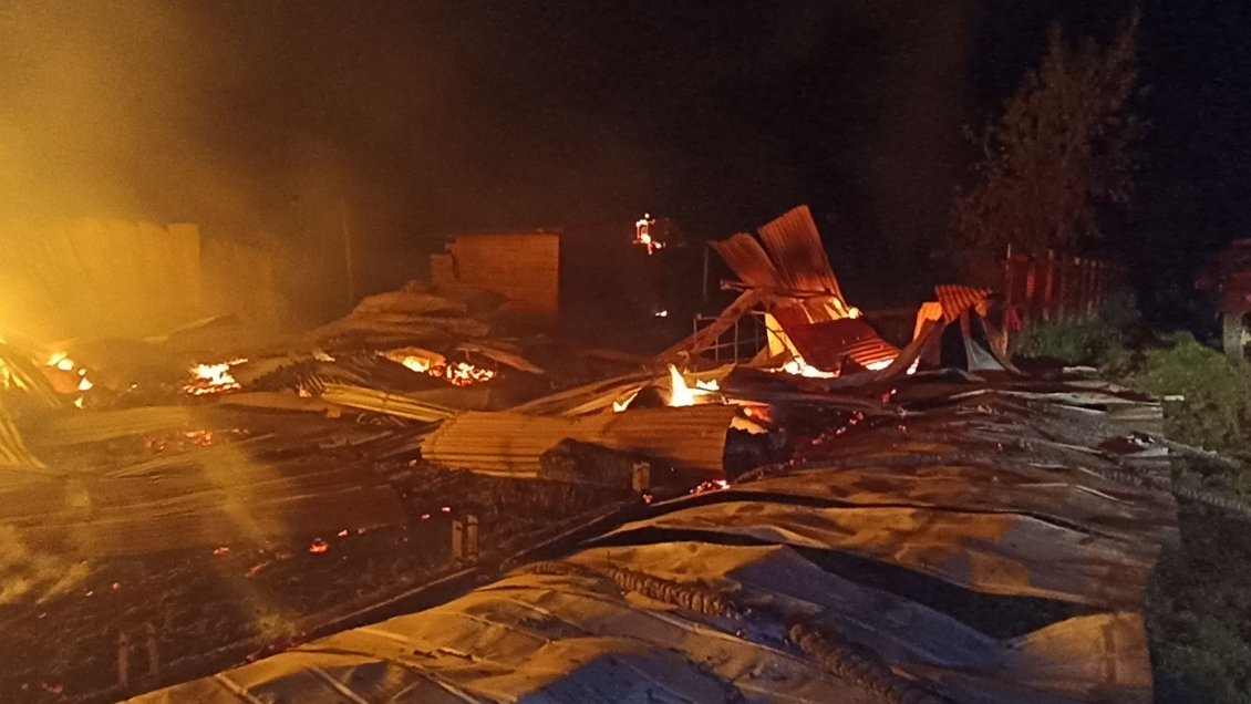 Nuevo ataque incendiario en La Araucanía: Planta de piscicultura fue quemada