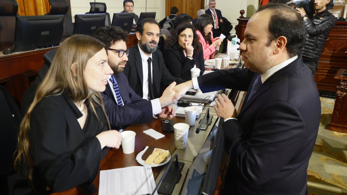 Comisión Experta: Oficialismo sigue buscando diálogo con la oposición