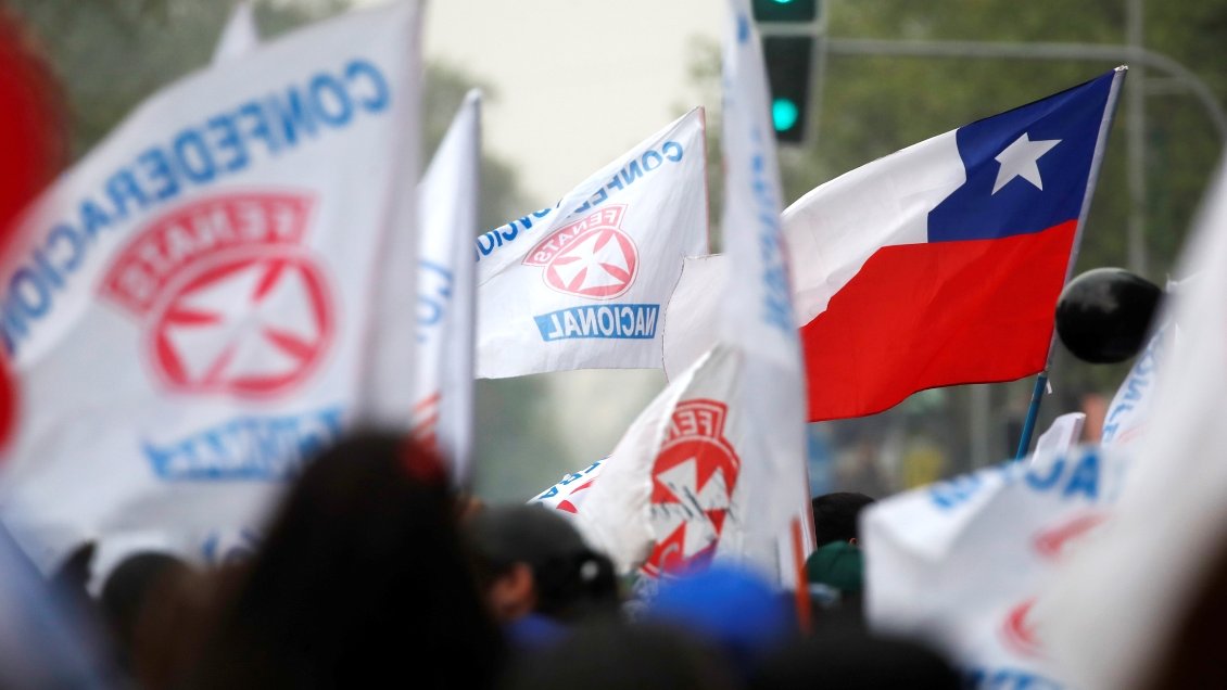 Fenats pone fin al paro: Minsal reincorporará a funcionarios despedidos