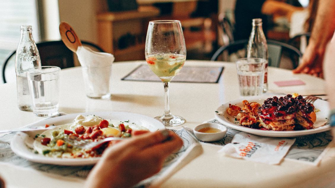 Hombre fingía infartos para no pagar en restaurantes de lujo