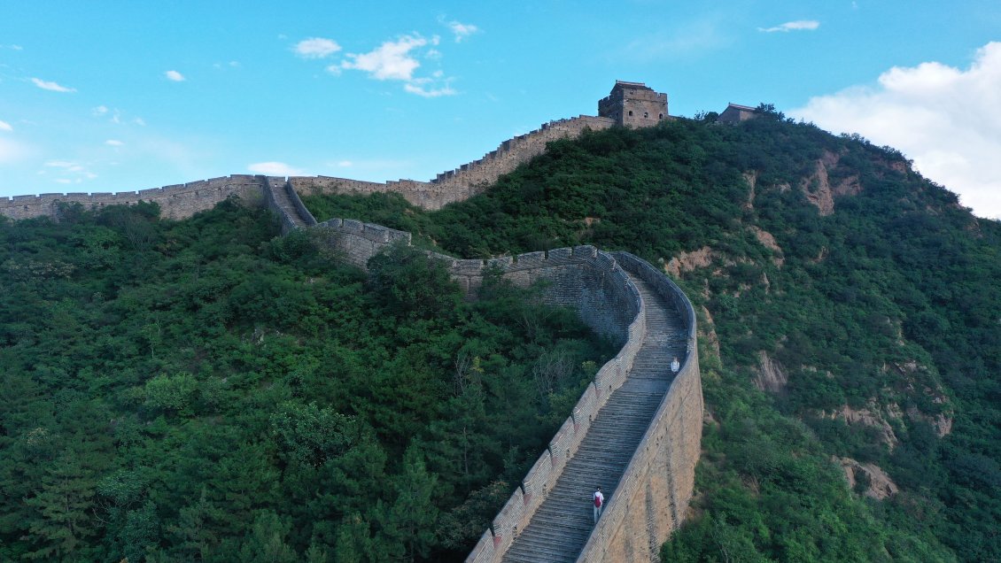 Descubren una armería y 59 bombas de la dinastía Ming en la Gran Muralla