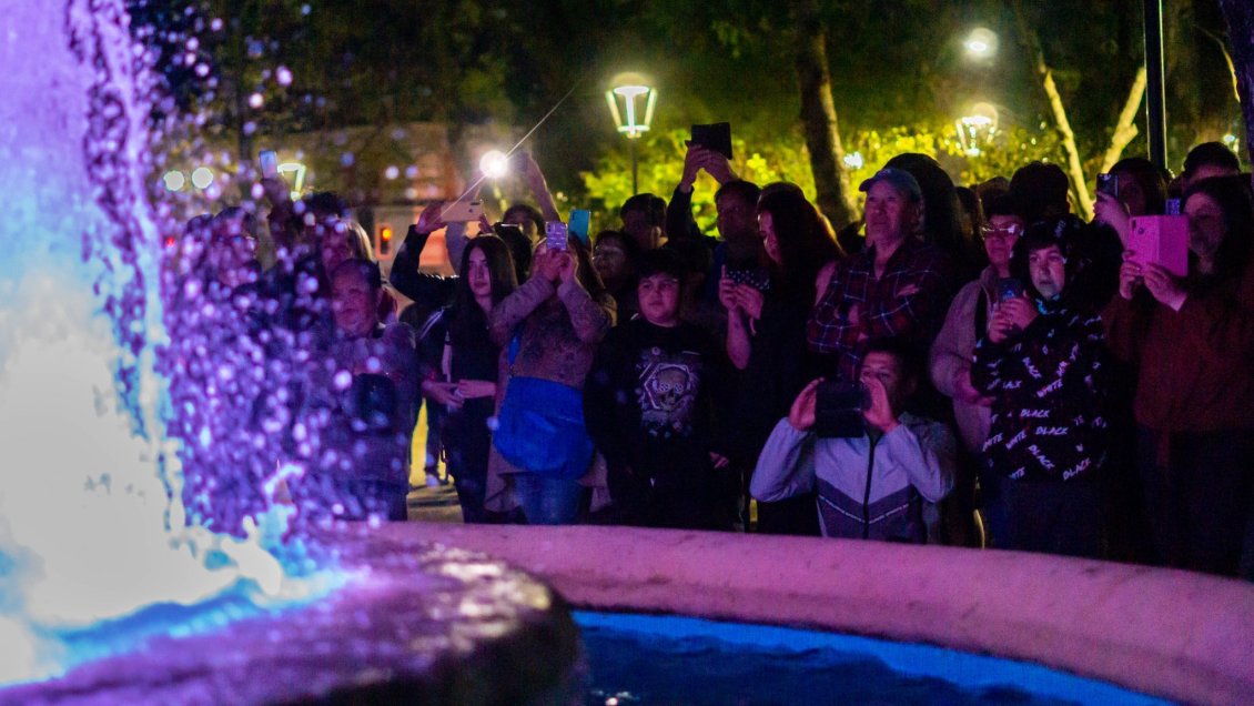 Autoridades reinauguraron la pileta en la plaza de Cauquenes
