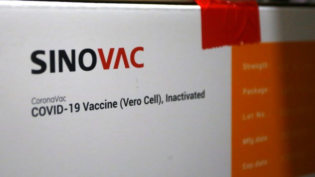 Parlamentarios piden explicaciones al Gobierno tras fallido proyecto de Sinovac