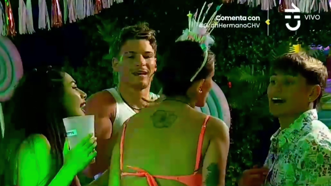 Coni Capelli protagonizó fuerte pelea en fiesta candy de 