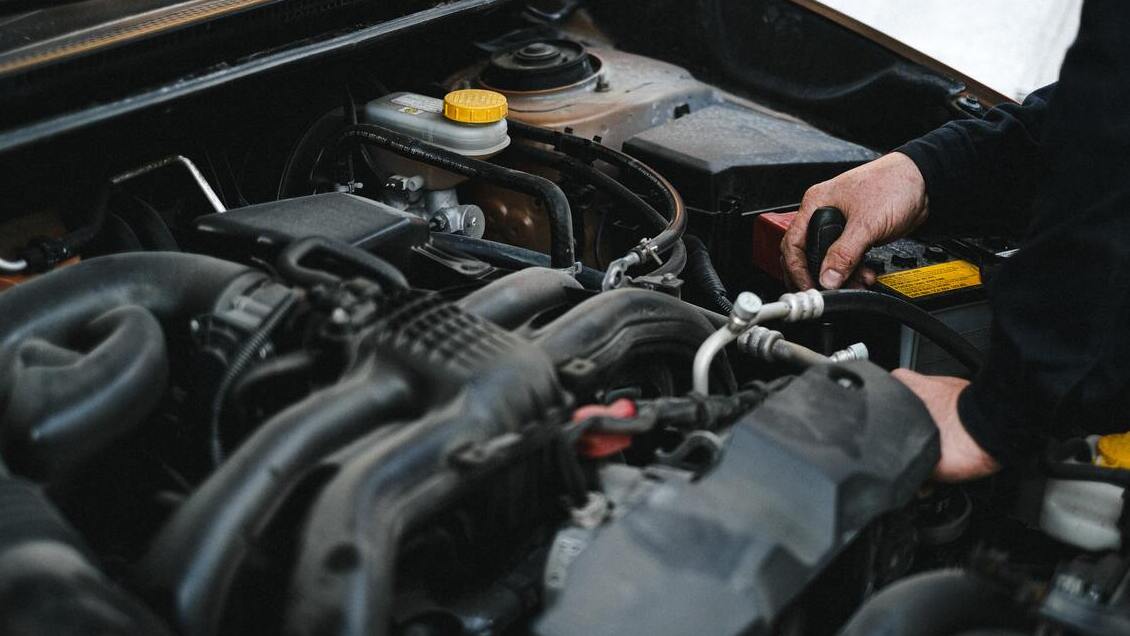 Mecánicos, peluqueros y más: Carabineros ofrece trabajos con sueldos de hasta 1,6 millones