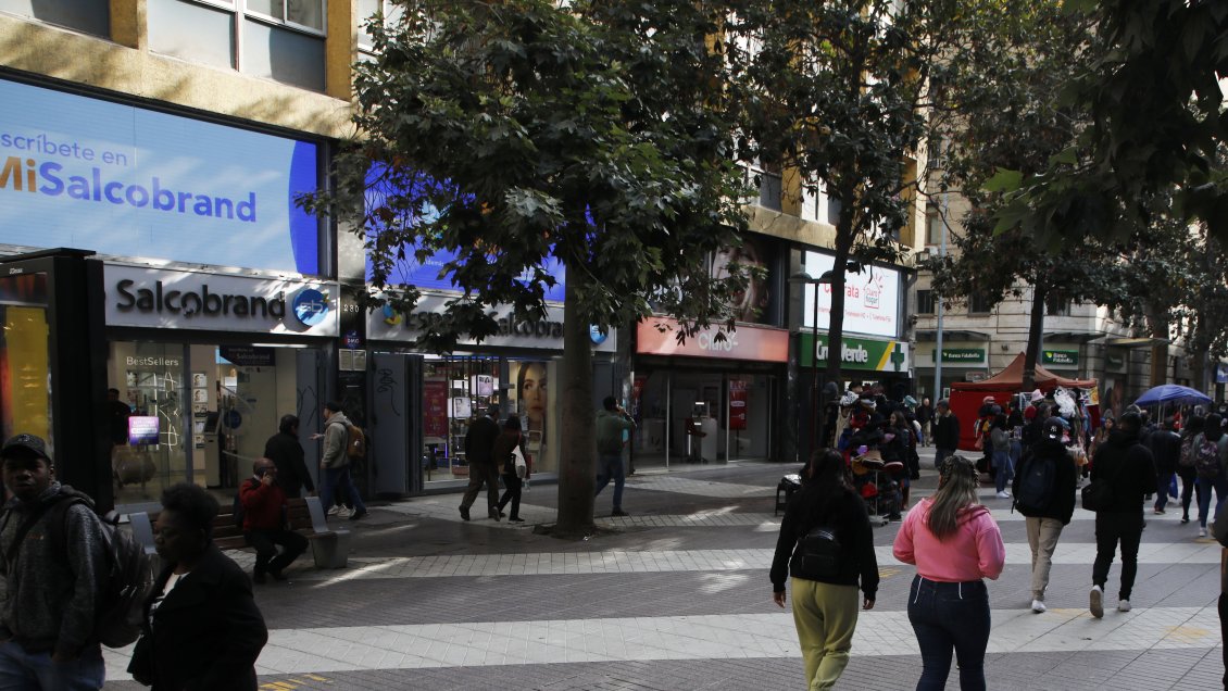 Ventas del comercio moderaron su caída durante septiembre