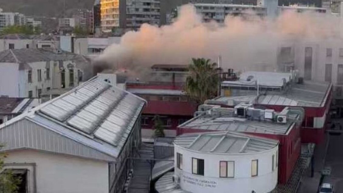 Bomberos controló incendio en el Hospital Luis Calvo Mackenna
