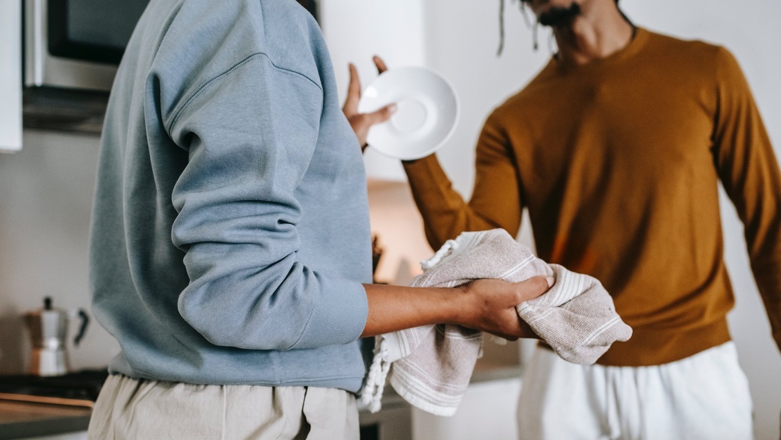 Justicia italiana echó a dos hijos mayores de 40 años de la casa de su mamá