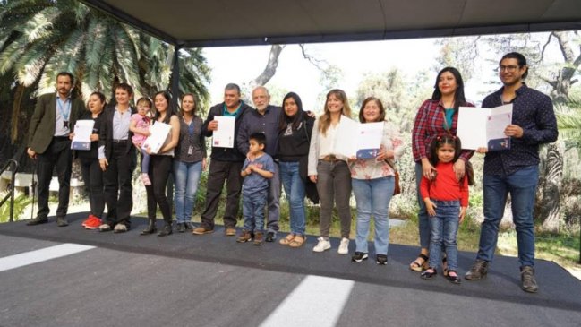 Gobierno entregó subsidios habitacionales a más de 1.700 familias de la Región Metropolitana
