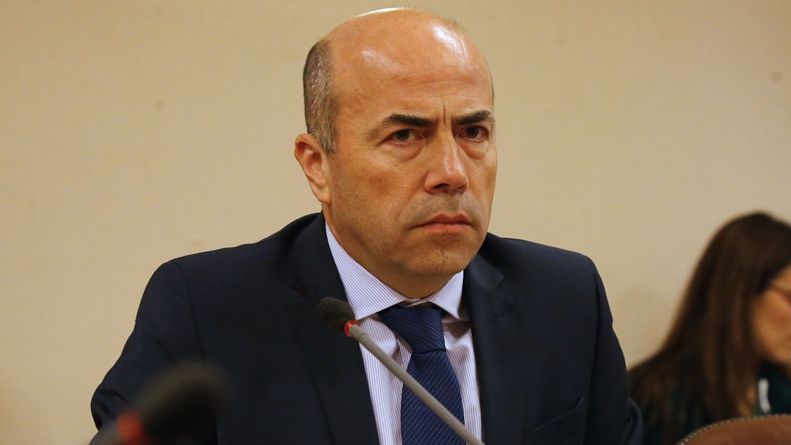 Convenios: Contralor expone hallazgos en los GORE y Seremis de Vivienda