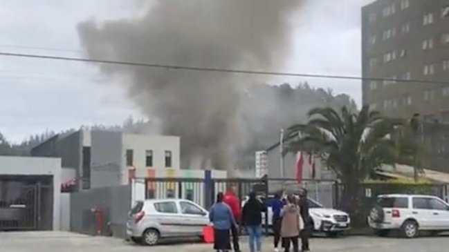 Concepción: Incendio obligó a evacuar un colegio para jóvenes con síndrome de Down