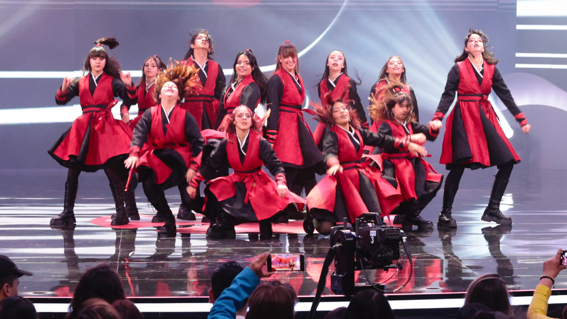 Fail: Grupo de baile K-pop Adhara tuvo que repetir su baile tras falla técnica en la Teletón