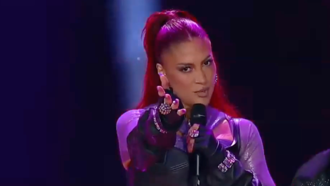 Karen Paola revivió sus clásicos en el cierre de la Teletón 2023