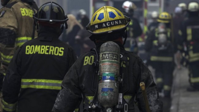 Valparaíso: Dos niños murieron al incendiarse su casa, de material ligero