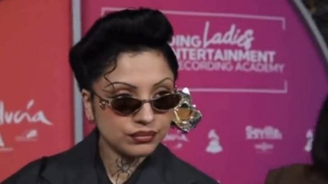 Mon Laferte se negó a hablar de política chilena y mexicana con periodista