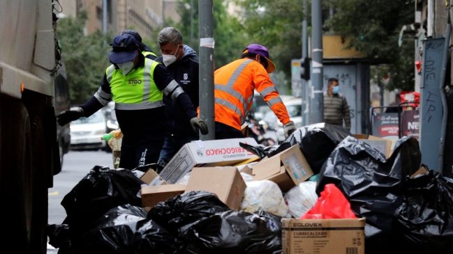 Recolectores de basura depusieron paro tras acuerdo con Municipio de Santiago