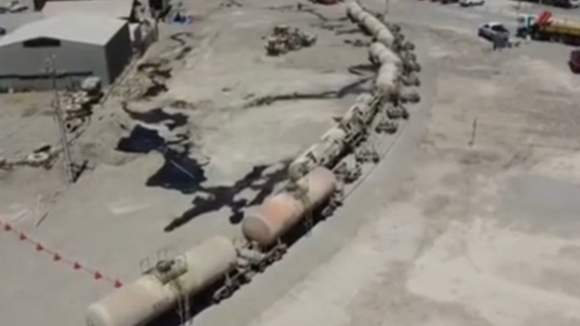 Descarrilamiento de tren provocó derrame de ácido sulfúrico en Sierra Gorda