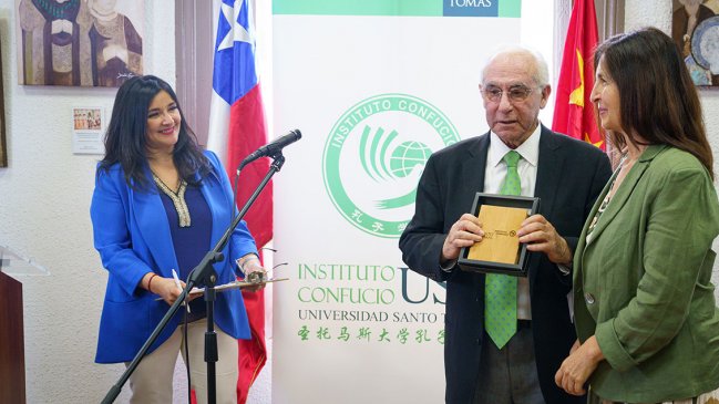 Con homenaje a Sergio Bitar, Instituto Confucio Santo Tomás celebró sus 16 años