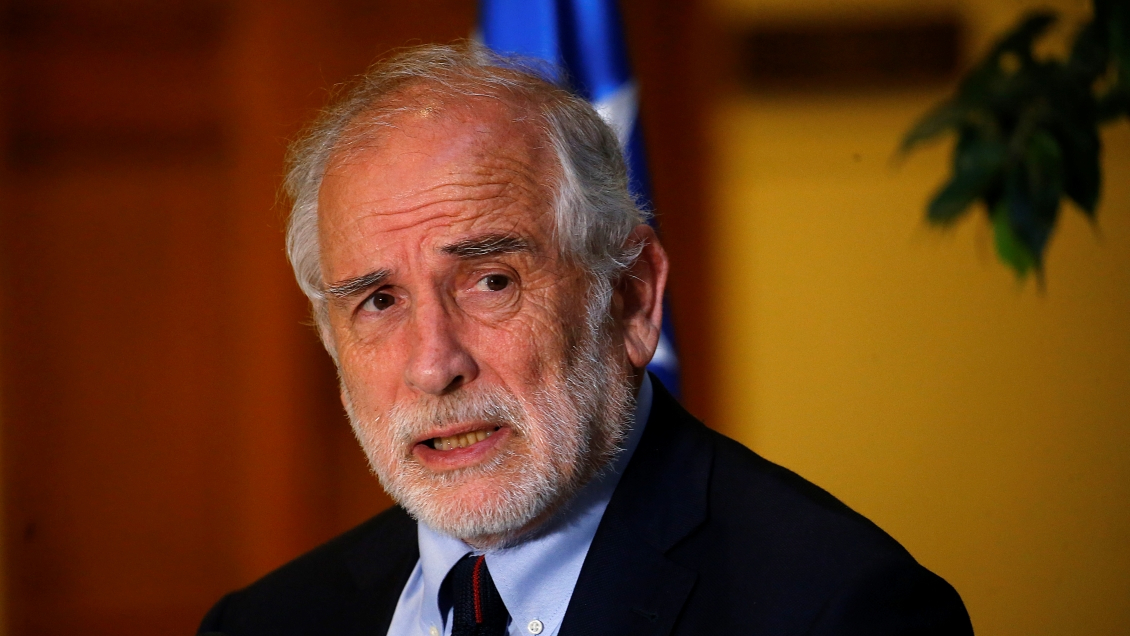 Oposición promueve duro reproche contra ministro Montes en comisión investigadora