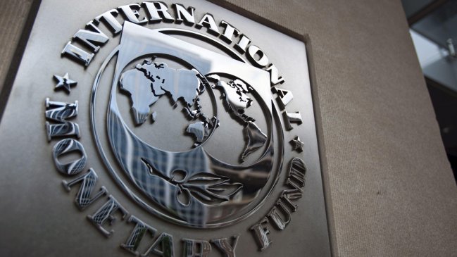   FMI: Chile muestra indicios de estabilidad, pero polarización política es un riesgo 