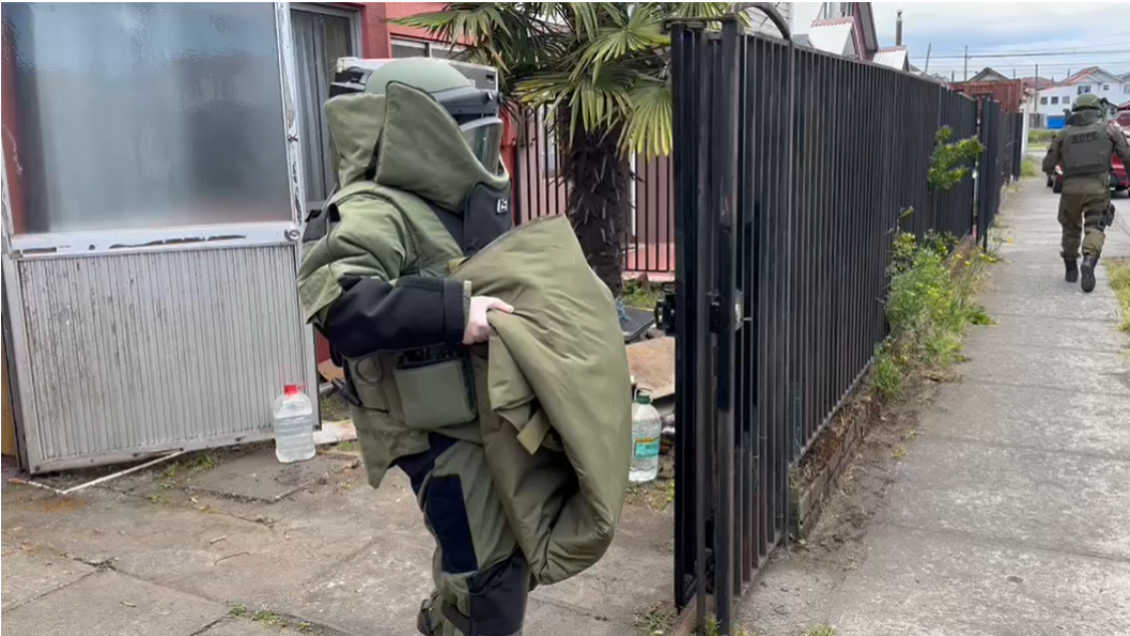 Mujer denunció a Carabineros haber encontrado un misil en el patio de su casa