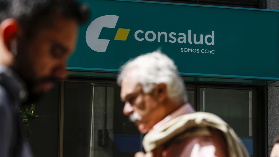 Exsuperintendente por crisis de isapres: Tiene lógica un mecanismo de socialización de riesgo