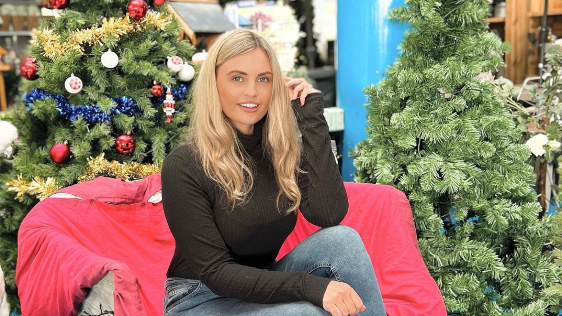 Mujer cobrará $200 mil a cada familiar por la cena de Navidad: Asegura que es una carga