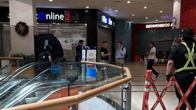 Delincuentes y Carabineros se enfrentaron a balazos para frustrar asalto en Portal Ñuñoa