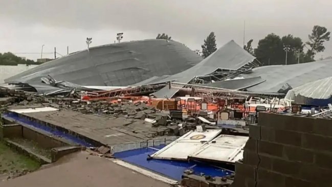 Al menos 13 muertos en Argentina al caer el techo de un polideportivo por fuerte temporal