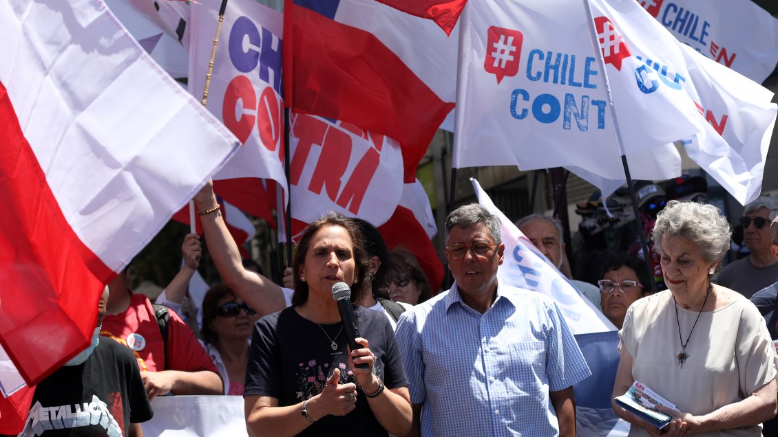 Vocera del En Contra: La política ha sido remecida