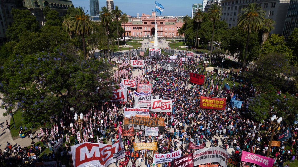 Incidentes aislados en primer gran marcha contra Milei en Buenos Aires