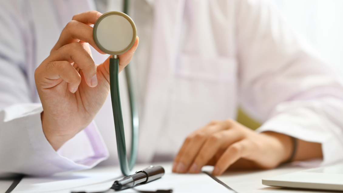 Médicos generales explican la importancia de los exámenes preventivos para el cuidado de tu salud y bienestar