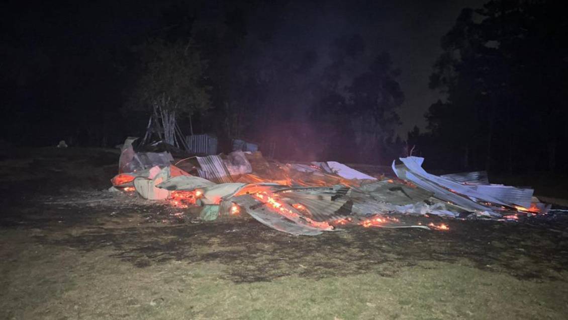 Iglesia y sede vecinal fueron incendiadas en Contulmo