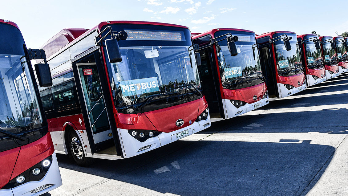 Chile cumple 5 años desde sus primeros autobuses eléctricos de origen chino